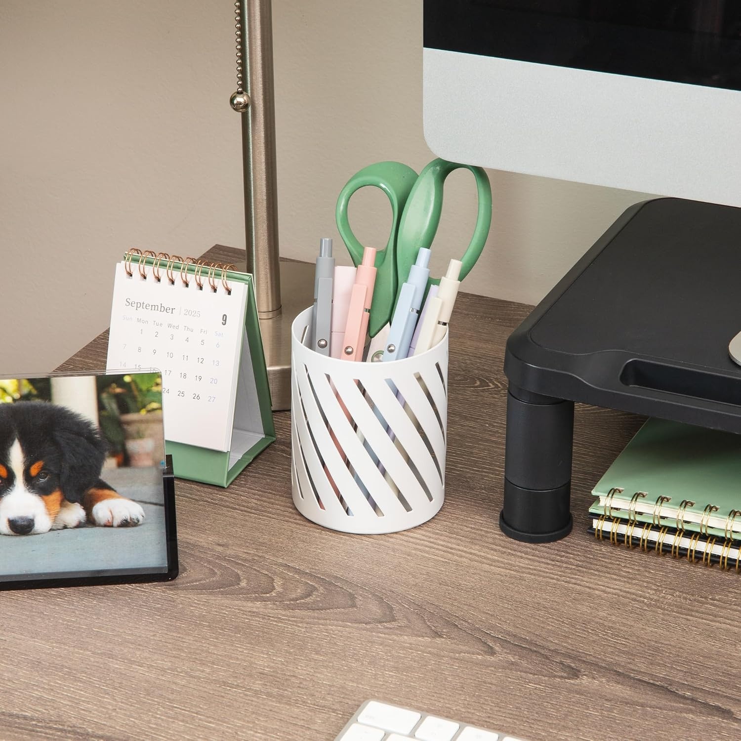 image:imageMind Reader Metal Pen Holder Cup White Desk Organizer for Pens Pencils and Scissors Office Desktop StorageWhite Pen Cup